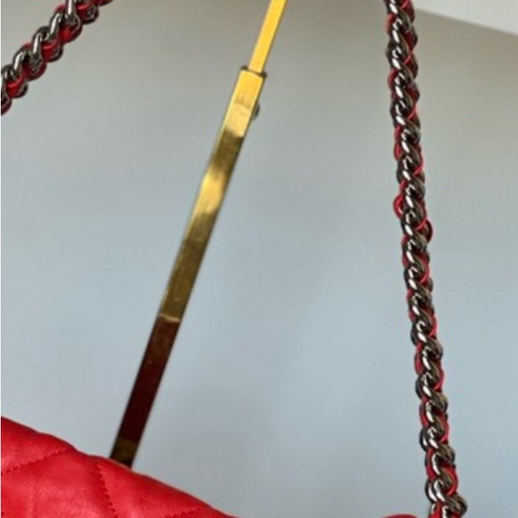 Chanel chain around hobo - Picture 10 of 13